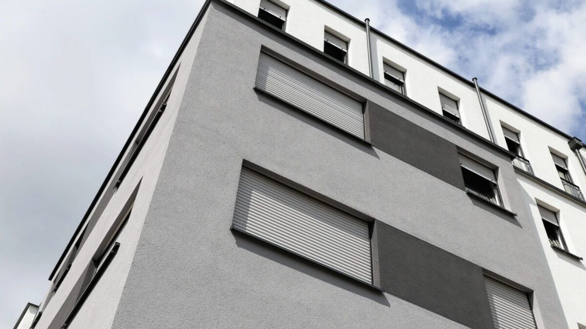 Hausfassade in Grau und Anthrazit: Der Schlüssel zu Eleganz und Zeitlosigkeit
